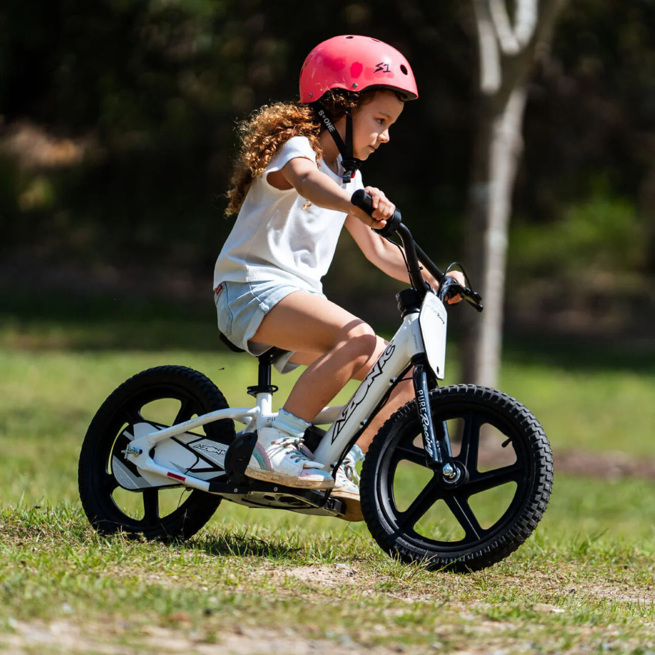 Azonic Pure 16" Electric Balance Bike – White & Black | Kids Electric Balance Bike - Image 3
