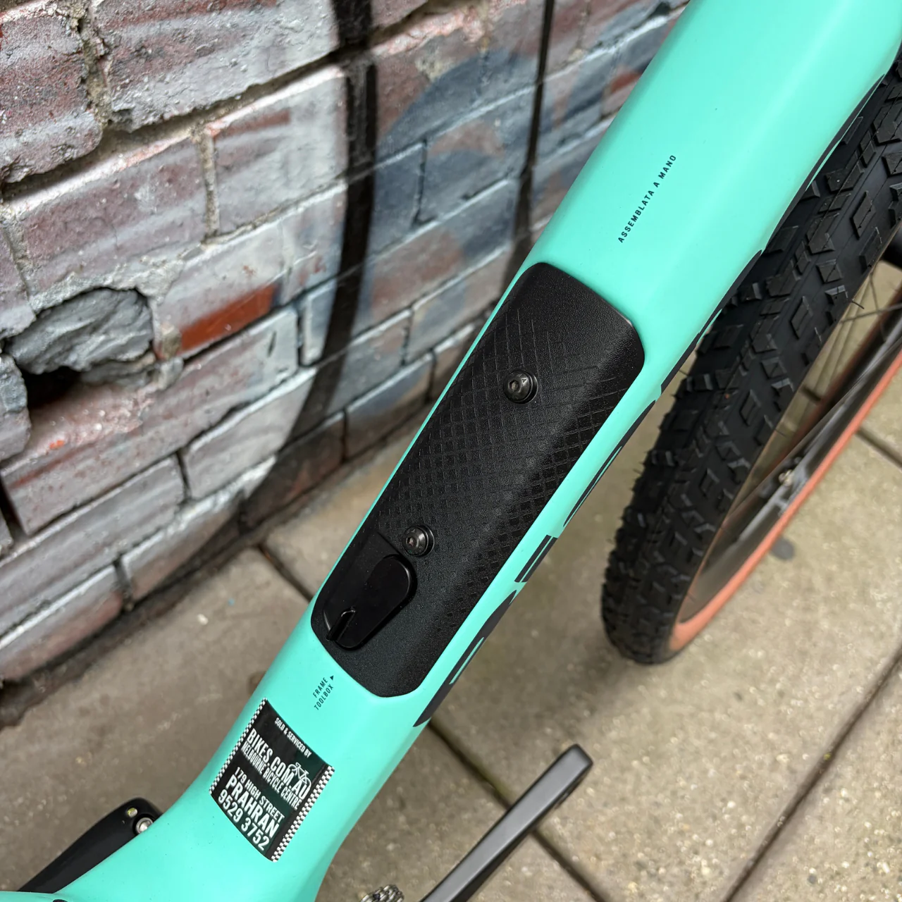 Bianchi Arcadex Pro Gravel Bike - Shimano GRX - Matt Celeste - Image 3