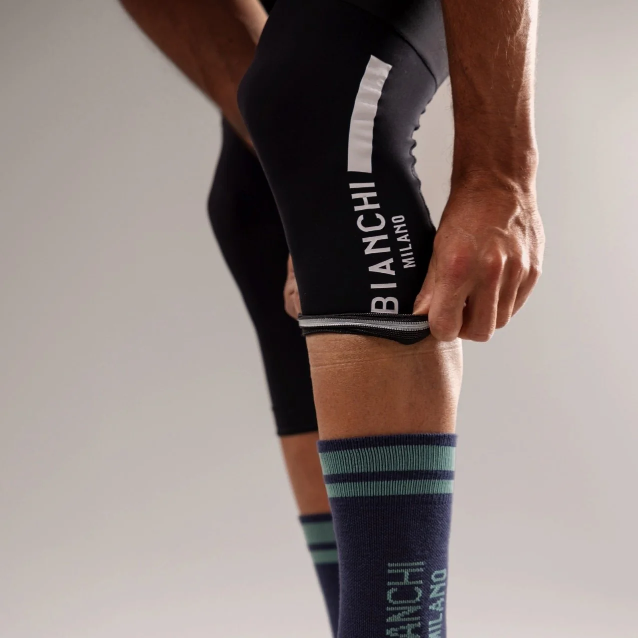 Bianchi Milano Knee Warmer - Image 2