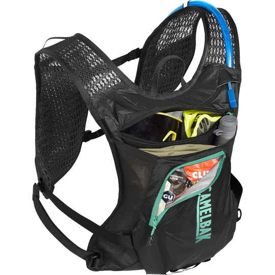 CamelBak Women's Chase Vest 1.5L - Black / Mint - Image 3