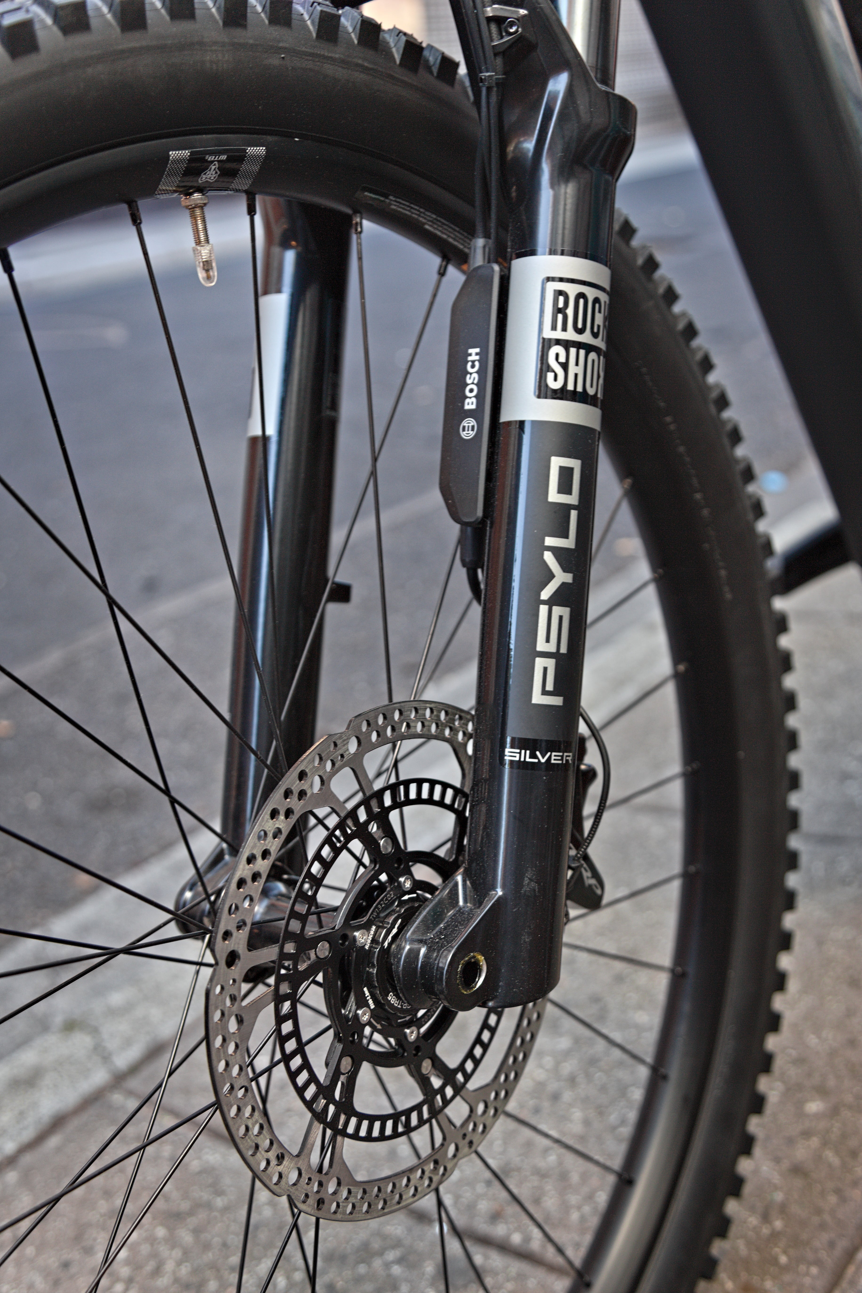 Focus Thron2 6.8 ABS Electric Mountain Bike - Grey - Image 9