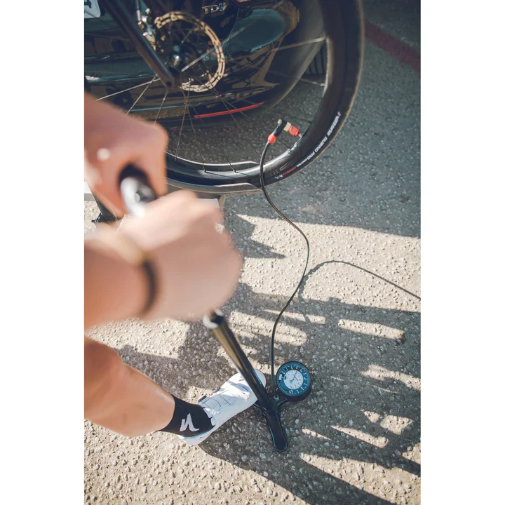 Lezyne Alloy Floor Drive 3.5 Bike Pump - Image 5