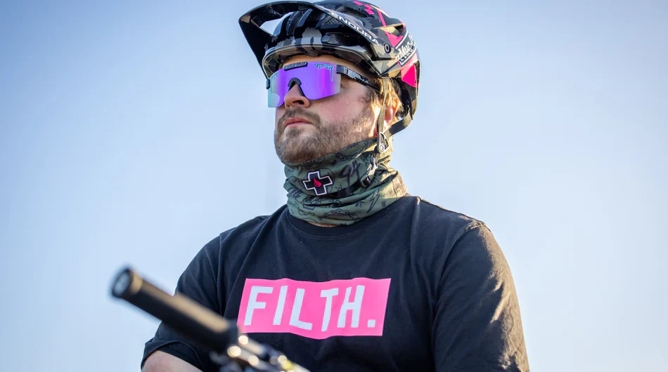 Muc-Off Lightweight Neck Gaiter - Image 3