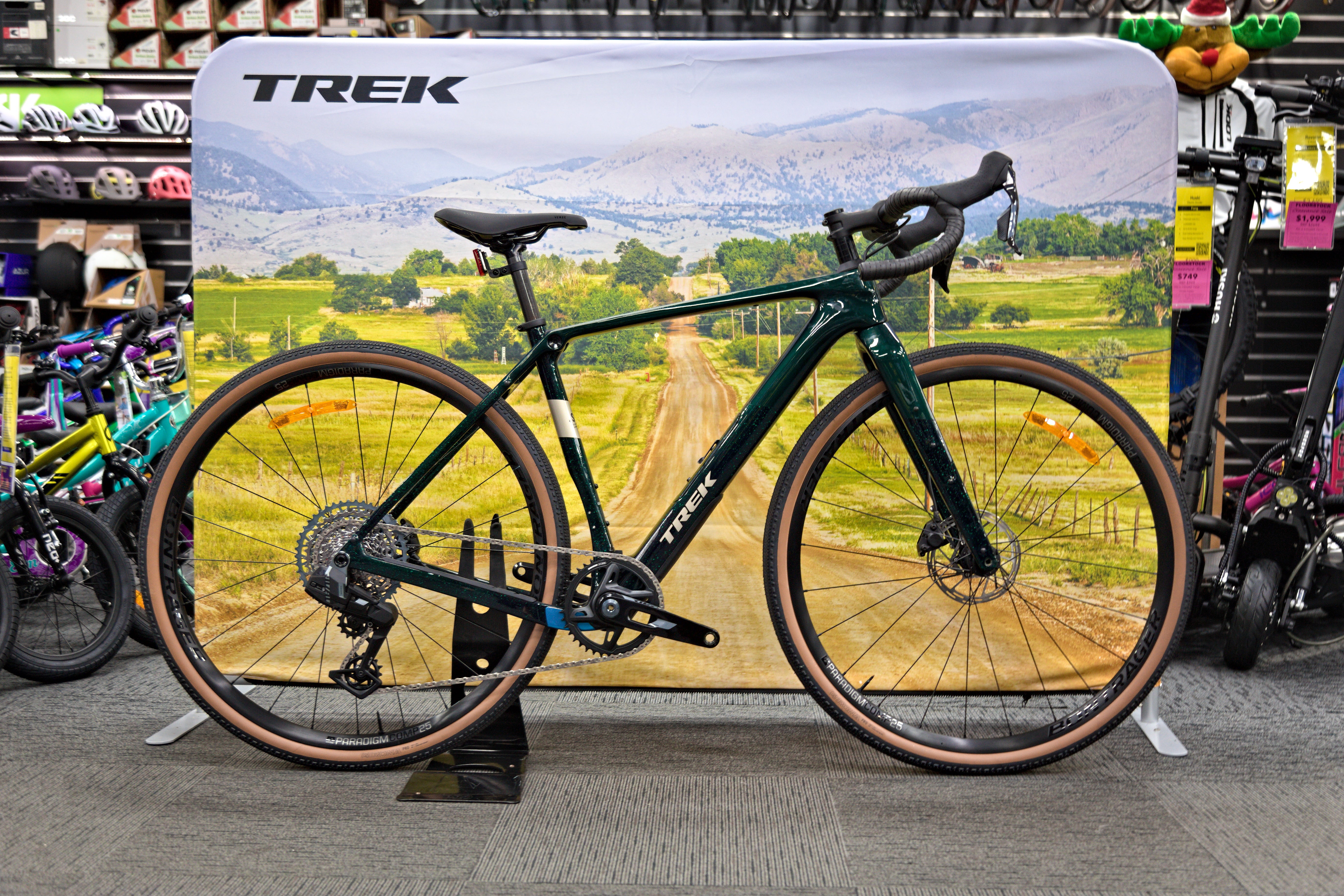 Trek Checkpoint SL 6 AXS Gen 3 Gravel Bike - Dark Green/Ivy Smoke Splatter - Image 2