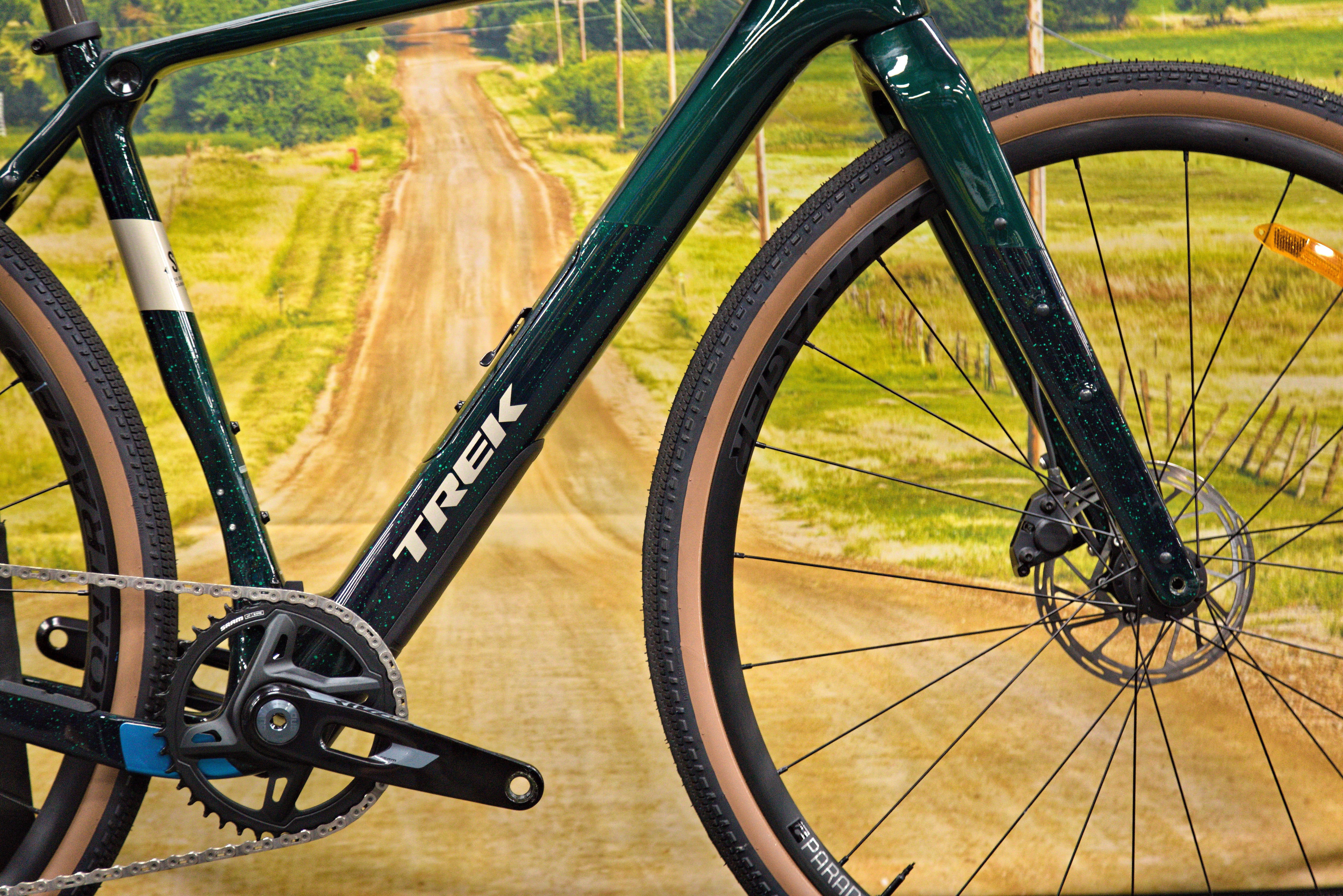 Trek Checkpoint SL 6 AXS Gen 3 Gravel Bike - Dark Green/Ivy Smoke Splatter - Image 3