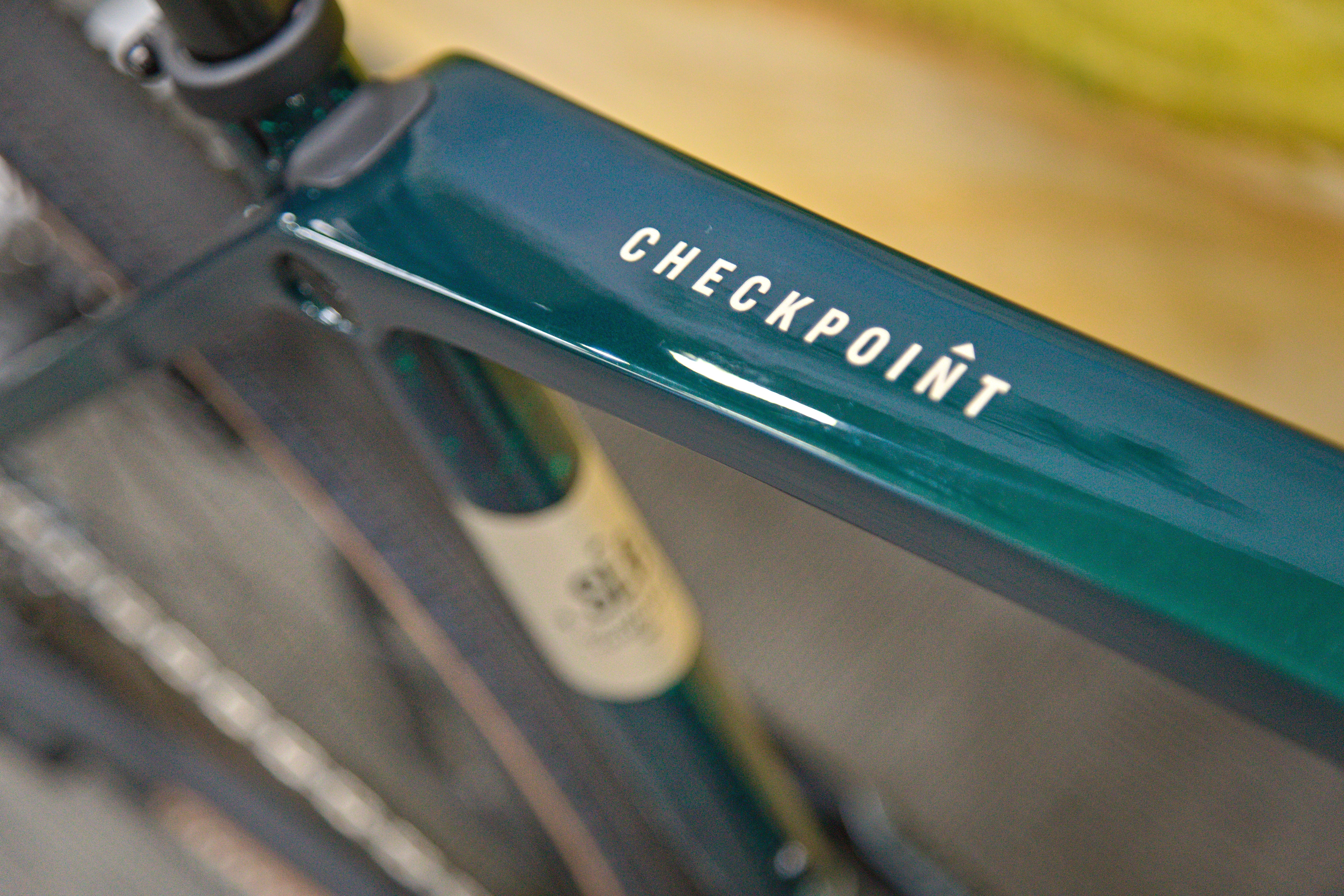Trek Checkpoint SL 6 AXS Gen 3 Gravel Bike - Dark Green/Ivy Smoke Splatter - Image 5
