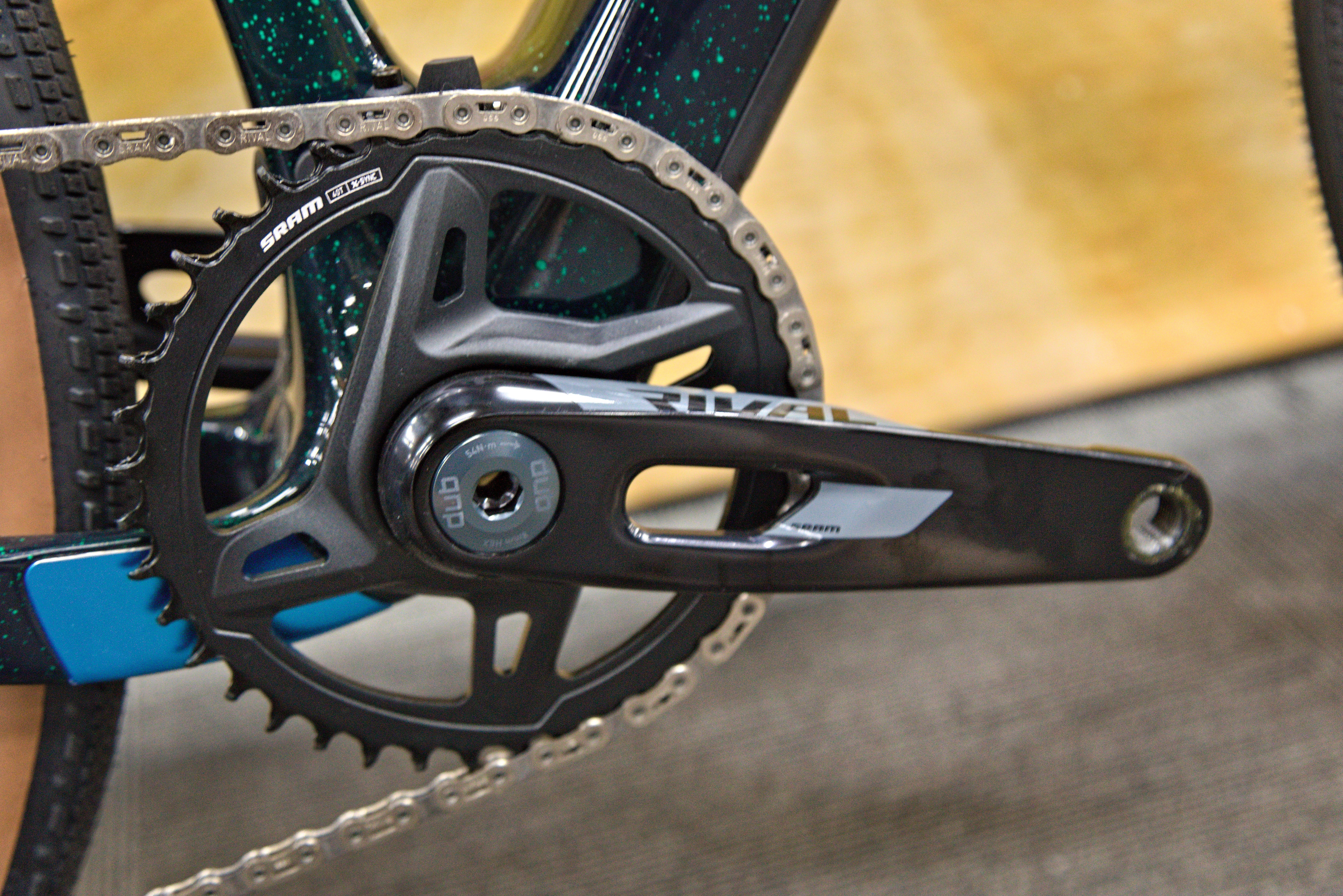 Trek Checkpoint SL 6 AXS Gen 3 Gravel Bike - Dark Green/Ivy Smoke Splatter - Image 6