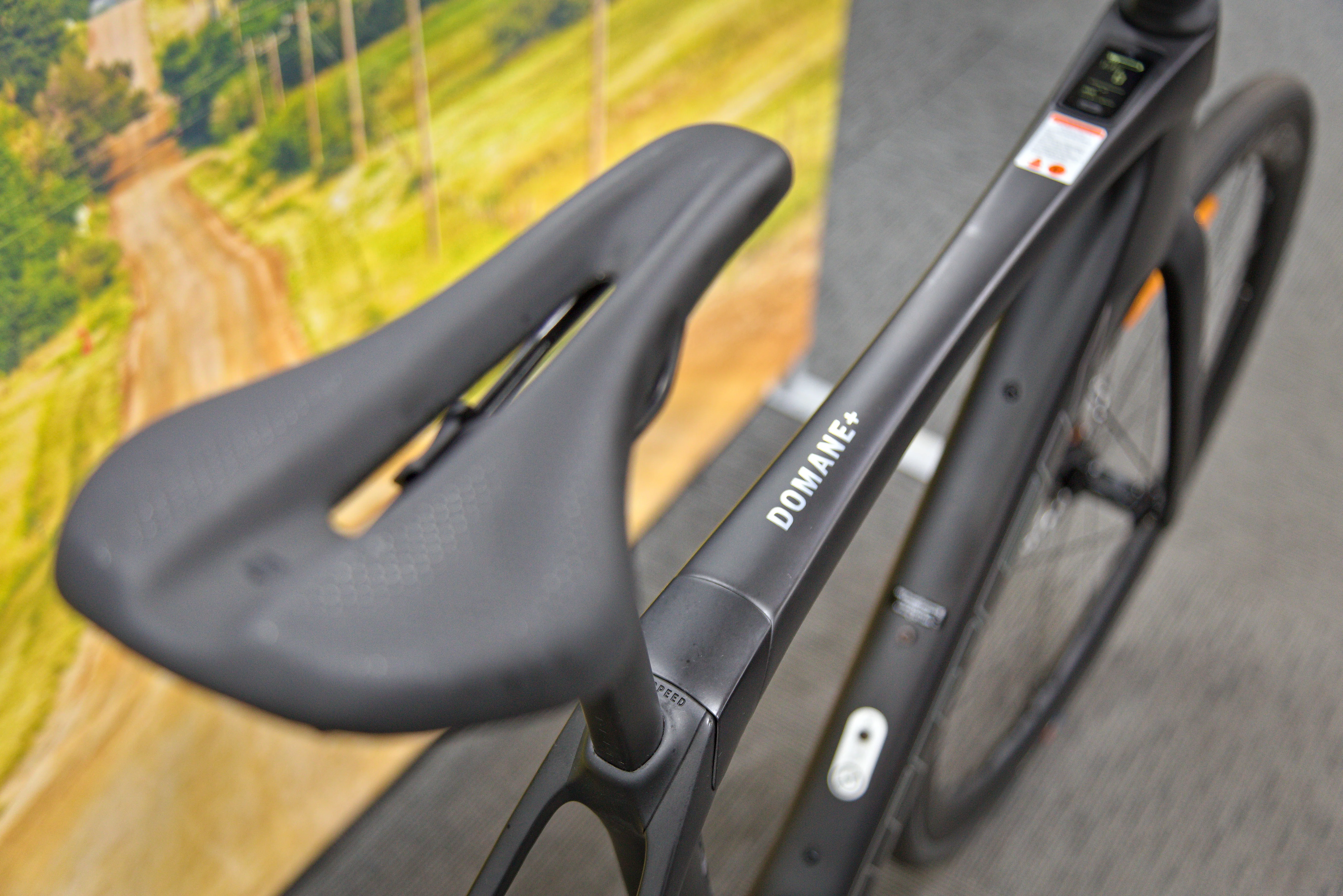 Trek Domane+ SLR 7 Electric Road Bike - Image 6