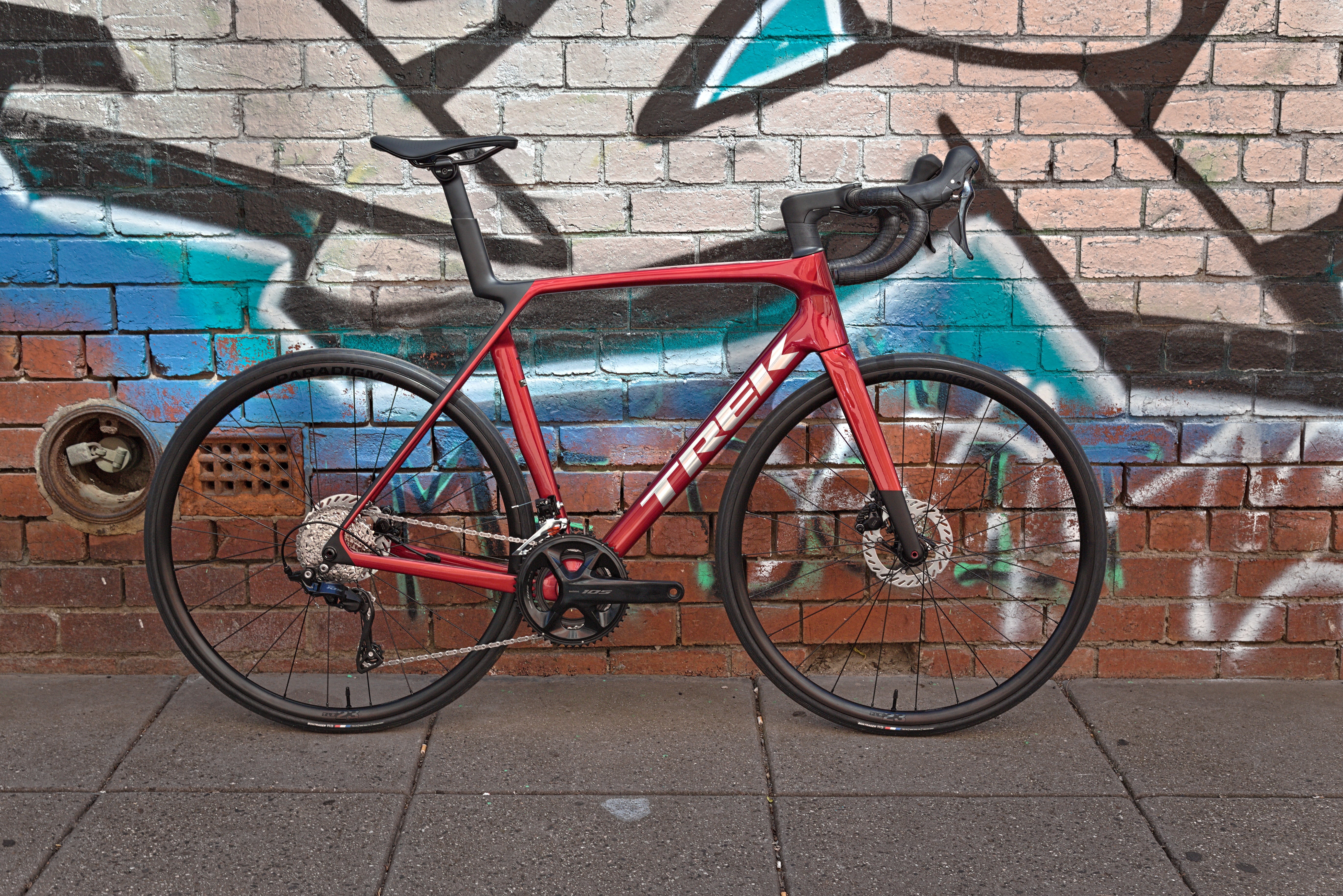 Trek Madone SL 5 Gen 8 - Gloss Fury Red/Matte Deep Smoke - Image 2
