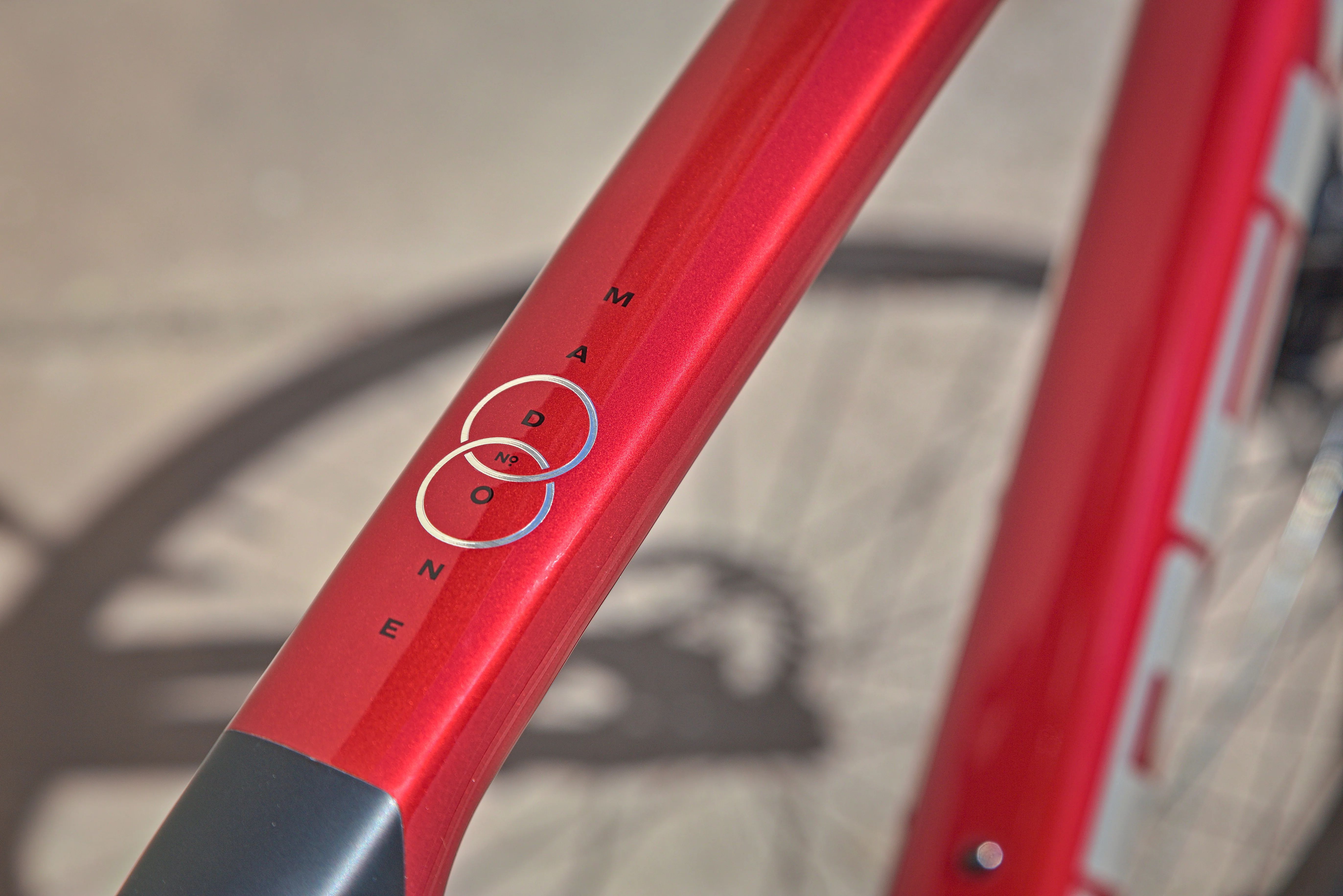 Trek Madone SL 5 Gen 8 - Gloss Fury Red/Matte Deep Smoke - Image 7