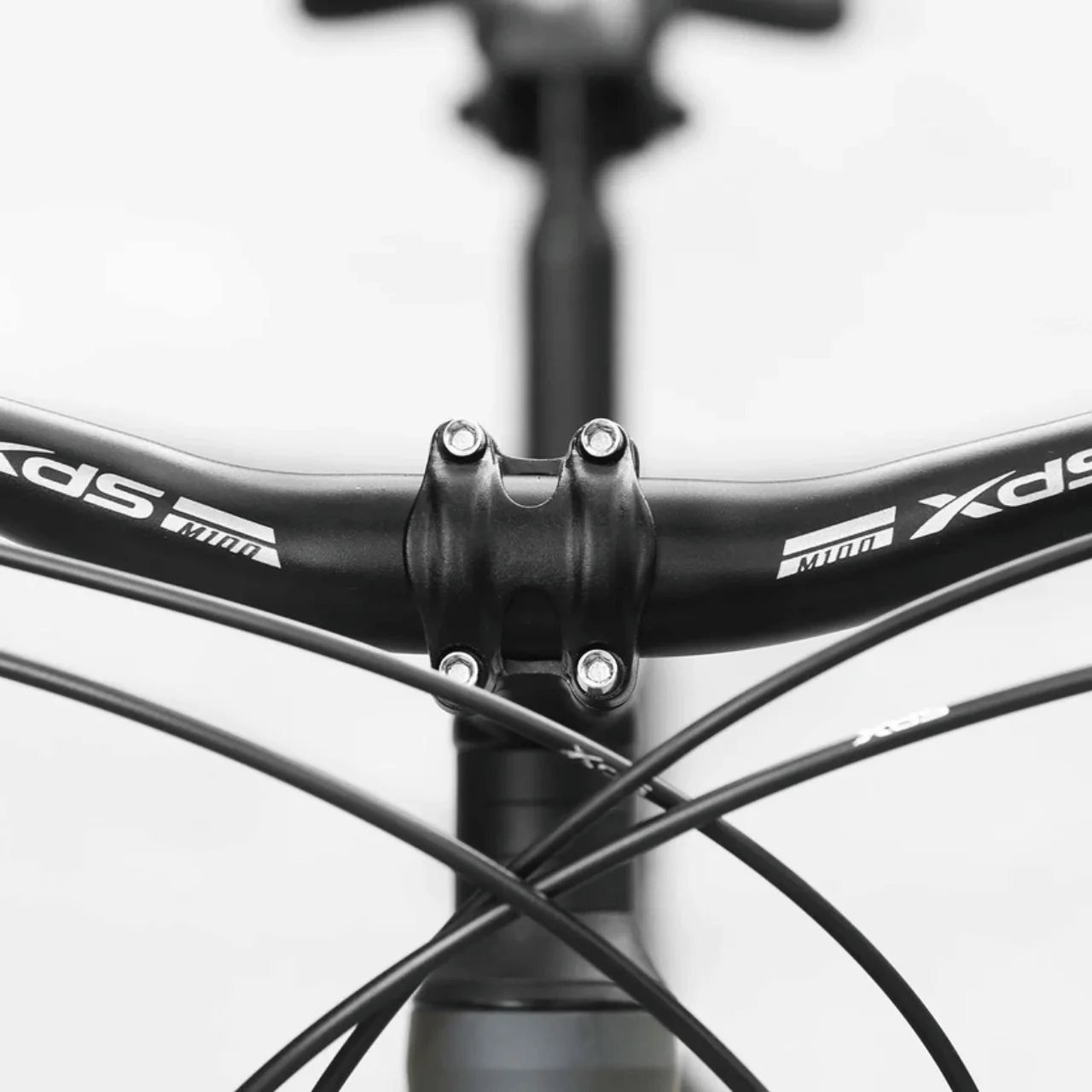 XDS Hacker 380 26" Mountain Bike – Grey & Black - Image 3